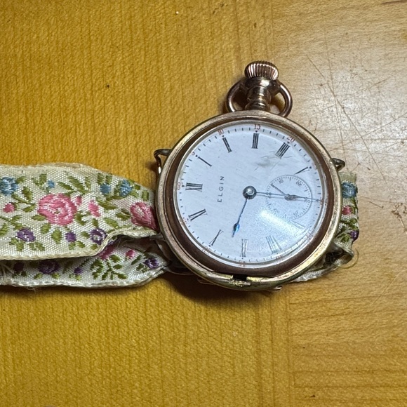 Elgin Floral Pocket Watch - Picture 1 of 8